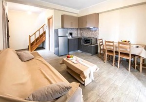 2 Bedroom Cozy Apartment In Nafpaktos
