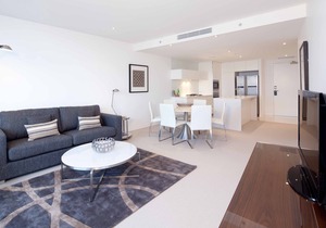 2 Bedroom OCEAN VIEW Apartment *Parking, Wifi & In-Room Movies Included*