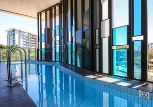 2 Bedroom Riverside Apartment in Hamilton Portside