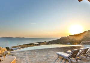 2 Bedroom Suite with private Infinity Pool and Sea View