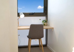 2BR Food & Drink Hub ★Gym★Pool★Views★Roof Terrace