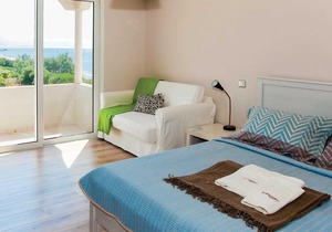 3 bed villa, stunning beachfront locaton