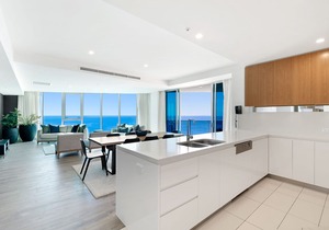 5-Star Panoramic Oceanview Sub-Penthouse