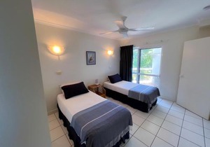 6 Ulysses - Spacious Beachfront Apartment