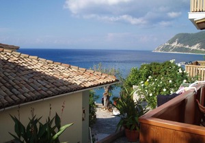 Agios Nikitas House