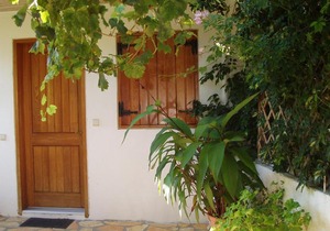 Agios Nikitas House