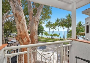 Alassio Beachfront Apartment 302