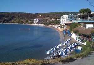 Appartementhaus Renate in Agia Marina, 40m² Appartements mit Balkon und Garten