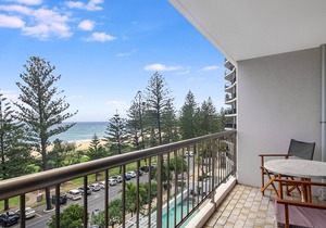 Aries Unit 16 - Right on the beachfront and in the heart of Coolangatta ocean views