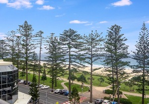 Aries Unit 16 - Right on the beachfront and in the heart of Coolangatta ocean views