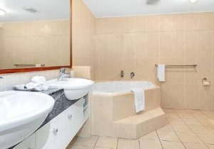 Arlington 3 Bedroom Beachfront Clifton Beach