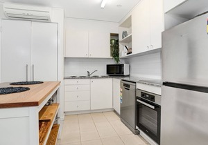 Baden 62 - Rainbow Shores. Beach Escape, Air con, Pool, All beds made
