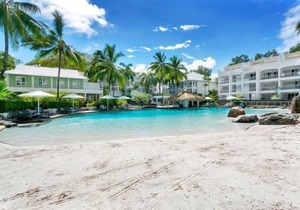 Beach Club Top Floor Spa Suite 3133 Palm Cove