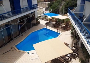 Beachfront Executive Suite - Argo Seaside Stays