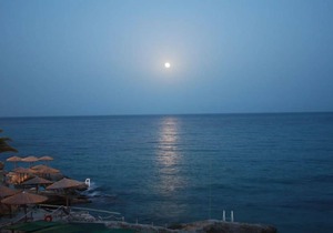 Beachfront Executive Suite - Argo Seaside Stays