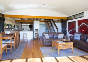 Beachfront Living , Sunshine Beach