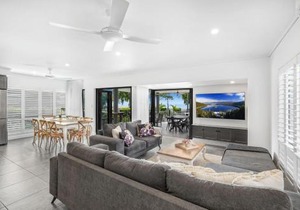Belle Escapes Beachfront Luxury Home 53 Arlington Clifton Beach