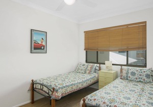 BILINGA GARDENS, UNIT 7 - Simple unit right on Bilinga Beachfront