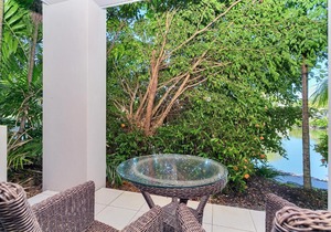 Blue Lagoon Lakeside Studio