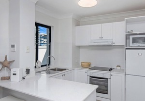 Calypso Plaza Resort Unit 462 Resort style complex on the beachfront in the heart of Coolangatta