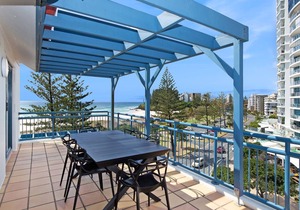 Calypso Plaza Resort Unit 462 Resort style complex on the beachfront in the heart of Coolangatta