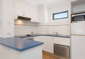 Calypso Plaza Resort Unit 417 Two bedroom unit in resort style complex central Coolangatta