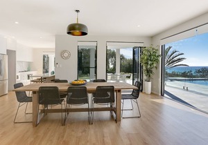 Castaways Beach Escape - 6 Bedroom