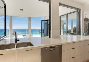Castaways Beach Escape - 6 Bedroom