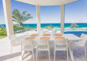 Castaways Beach Escape