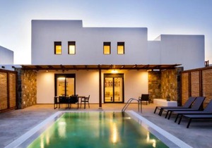 Cato Agro 2, Seafront Villa with Private Pool