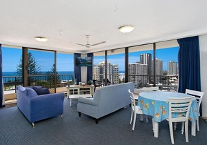 Chateau Royale Unit 34 - Overlooking central Coolangatta