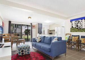 Cheerful 3 Bedroom Home in Ashmore