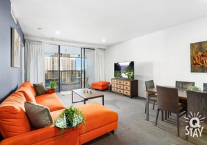 Circle on Cavill, 1 Bedroom Ocean Family Apartment Surfers Paradise
