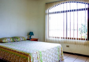 CONDO CASA INN # 4, near the main UNIVERSITIES COSTA RICA.