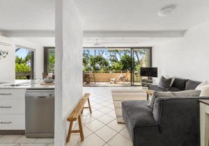 Cove Point 1 Beachside Chic Stay