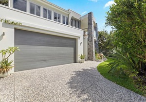 Currumbin Beach Holiday Home - 200m to the beach