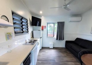 Deluxe Villa 2 BR - Fully self-contained, 1 Queen, 1 Sofa, 1 Bed