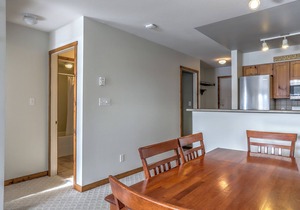 Desirable Top Floor Creekside Condo - Awesome Views - Close to trails!