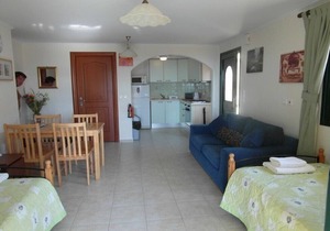 Detached Villa with Pool - 1 Bedroom Family apartment: (sleeps 4)