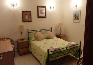 Detached Villa with Pool - 1 Bedroom Family apartment: (sleeps 4)