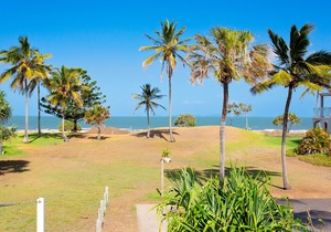 Driftwood on the Beach - Sea View Unit 10