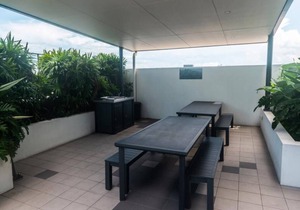 Dual Key Apartment with Wifi Pool and Parking