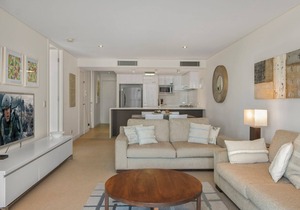 Eden Apartments Unit 401 Modern 2 bedroom Apartment Close to the Beach in Rainbow Bay - Free Wifi