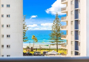Eden Apartments Unit 501 - Luxury 2 bedroom apartment close to the beach
