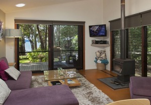 Eumarella Shores Noosa Lake Retreat 2 Brm