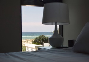 Experience The Vibe Of Kirra Beachfront.....Enduring