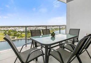 Family size 2brm apt, water views, (opp hospital)