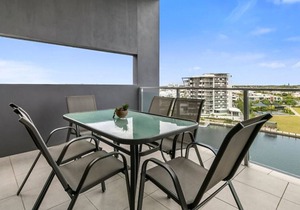 Family size 2brm apt, water views, (opp hospital)