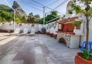 Feakia apartment 2