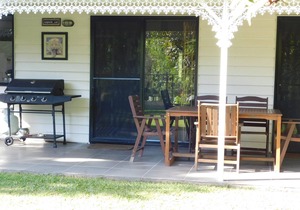 Fenced Yard for Dog, Gas BBQ, Firepit for marshmallow nights!